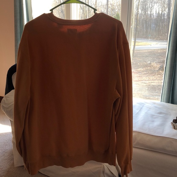 Izod sweatshirt - Picture 2 of 3